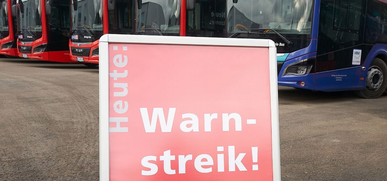 Warnstreik In Mecklenburg Vorpommern Busse Und Bahnen Stehen Still