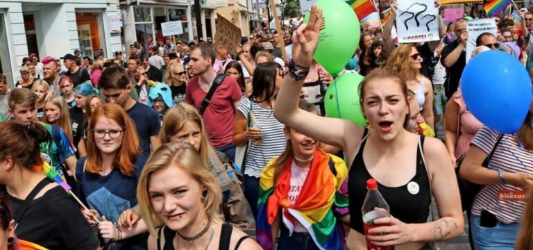 Tausende zum Christopher Street Day in Rostock erwartet