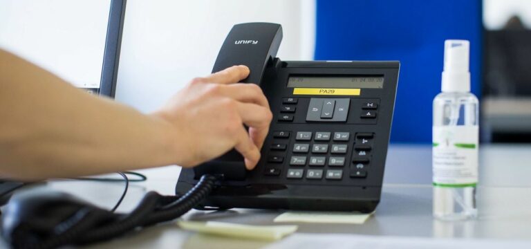 Zeugnissorgen-Telefon für Kinder und Eltern ab Montag