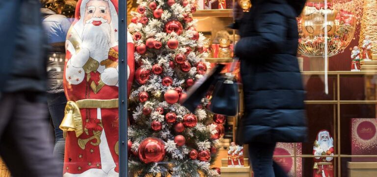 Bevorstehende Ladenschließungen beleben nochmals die Weihnachtseinkäufe