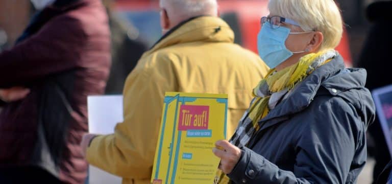 Wismar: „Tür auf! – Öffnungsperspektive für Handel und  Gastronomie“ – Demo geht weiter