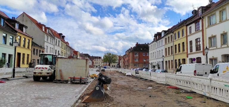 Wismar: Claus-Jesup-Straße seit Montag wieder einseitig befahrbar