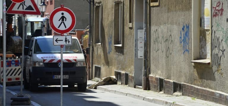 Havarie am Hausanschluss: Kleinschmiedestraße bis Montag gesperrt