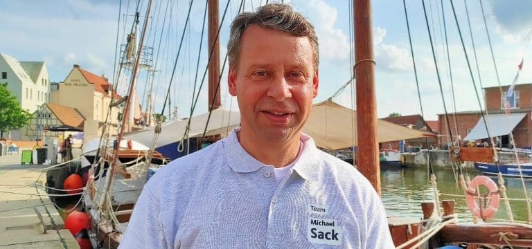 Wahlkampf 2021: CDU-Spitzenkandidat Michael Sack macht Station in Wismar