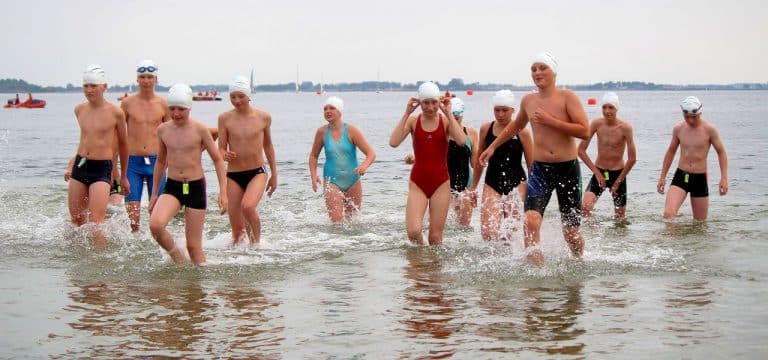 „Wismarbucht-Schwimmen“ startet am 29. August – und wieder in Hohen Wieschendorf