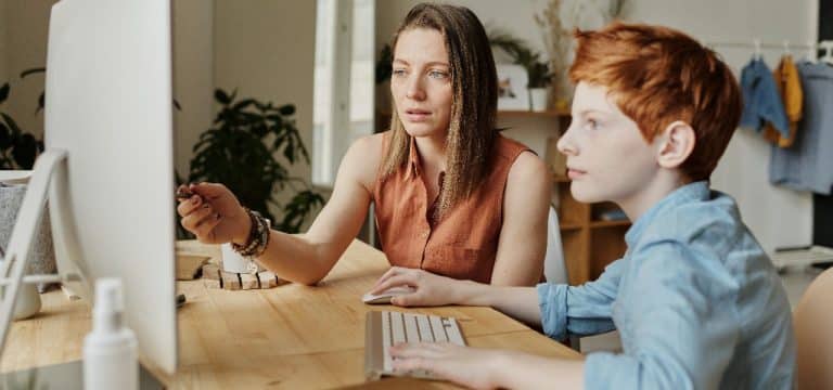 Medienbildung für Kinder: Eltern als Medienguides gesucht