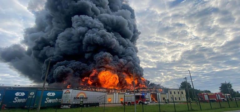 Rostocker Hafen: Anwohner sollen Fenster geschlossen halten