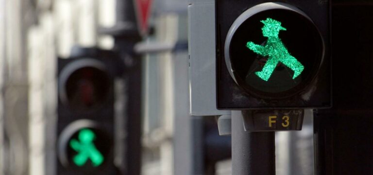 Kult-Figur feiert Geburtstag: 60 Jahre Ost-Ampelmännchen