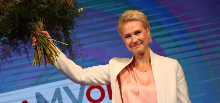 Schwesig wiedergewählt: Rot-rot nicht komplett hinter ihr