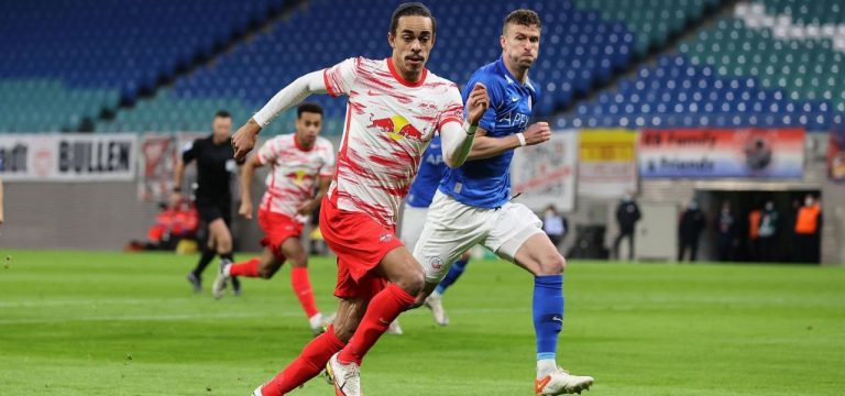 Sieg gegen Rostock: Leipzig rumpelt sich ins Viertelfinale