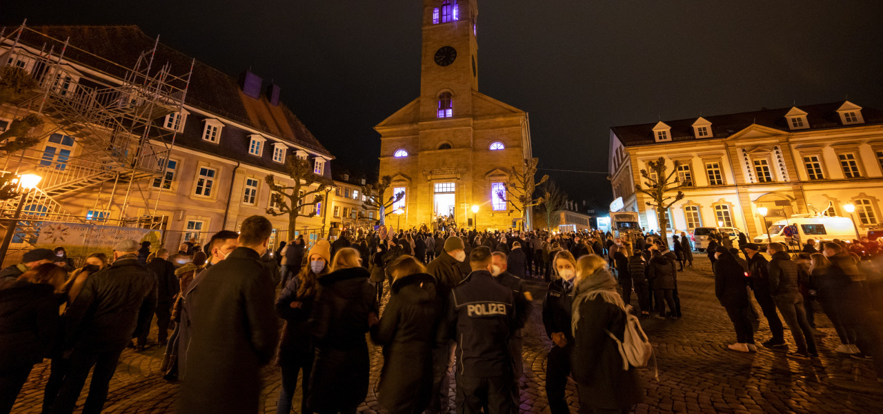 Schweigeminute Am Freitag Hunderte Gedenken Getöteter Polizisten