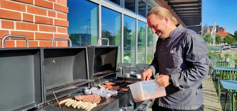 Wismar: Sommer, Sonne, Steaks – Auftakt zum „Summer-BBQ“ im ParkInn