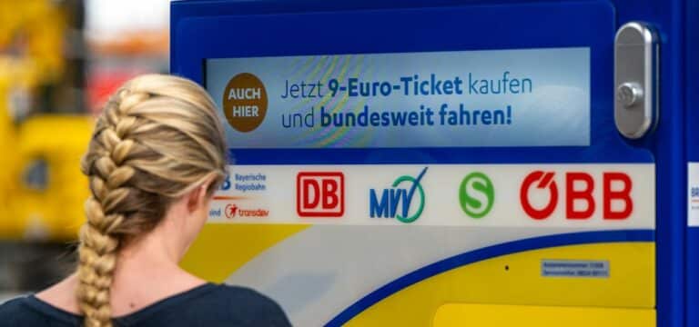 Staatskanzlei-Chef: Anschluss-Lösung für 9-Euro-Ticket nötig