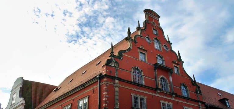 Wismar: Sammler Holger-Philipp Bergt führt am 14. Mai durch die Karstadt-Sonderausstellung