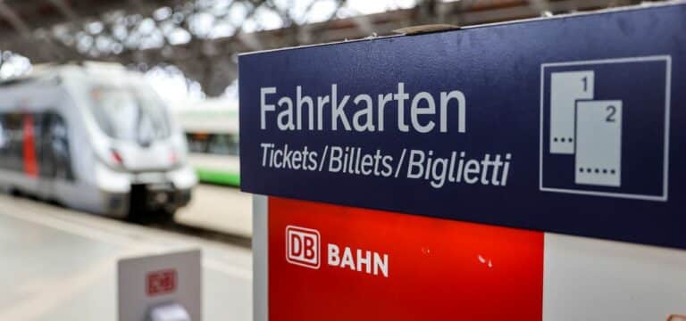 Schwesig plädiert für Fortführung des 9-Euro-Tickets