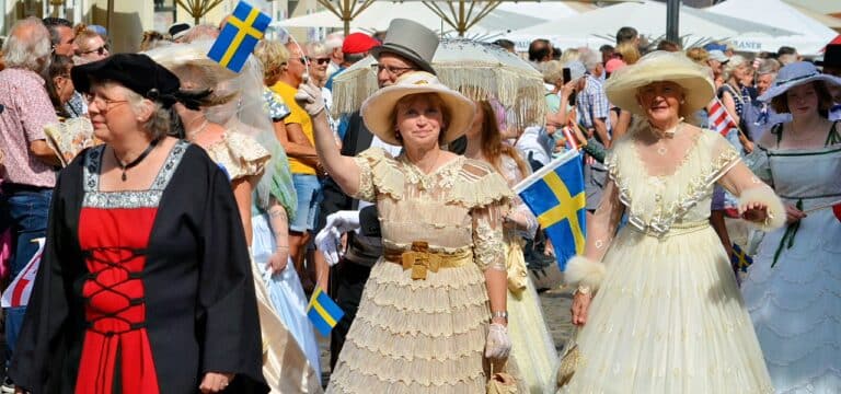 Wismar: Rund 100.000 Gäste feiern gemeinsam das Schwedenfest 2022