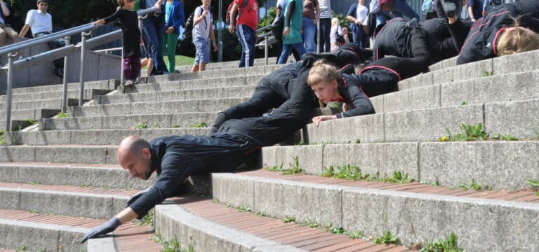 „Silence Performance“ von IPtanz: In Slowmotion durch Wismar