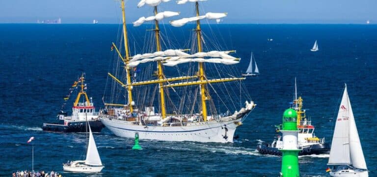 Etwa 400.000 Menschen besuchen 31. Hanse Sail Rostock