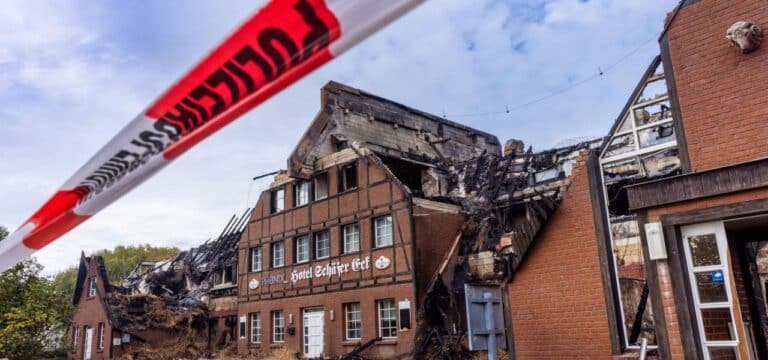 Feuerwehrmann nach Brand von Flüchtlingsunterkunft festgenommen