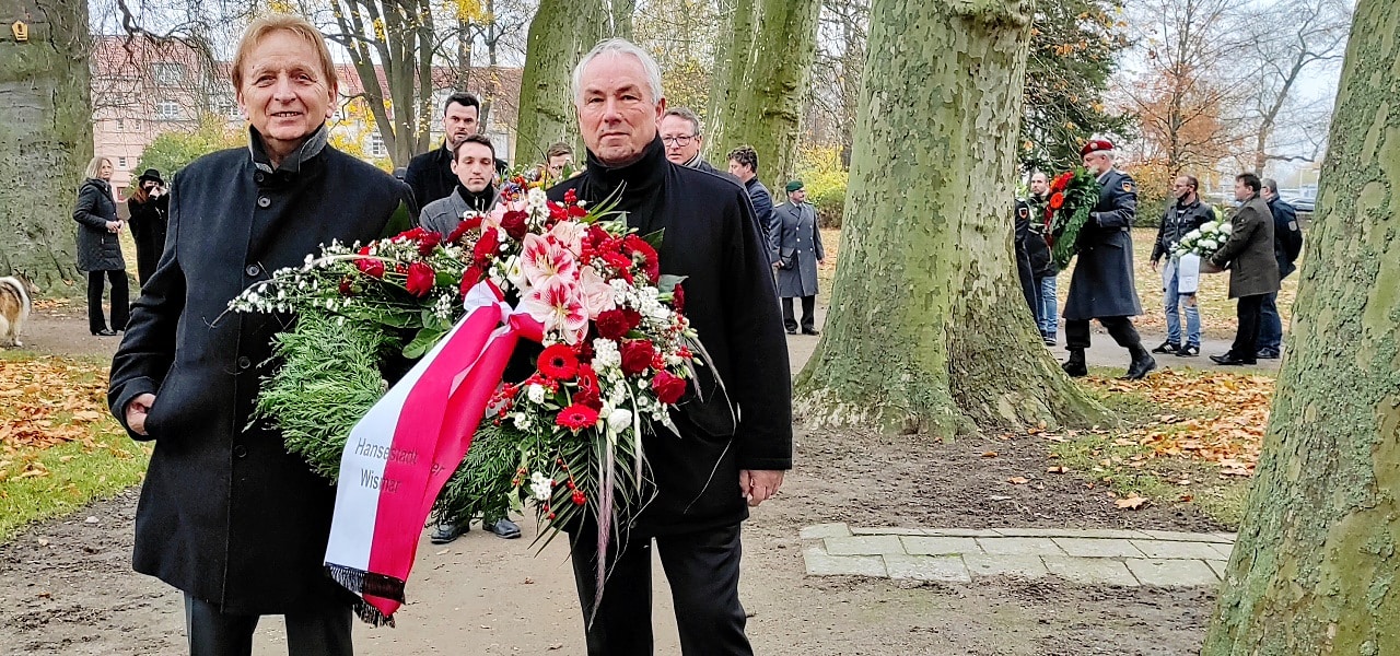 Wismar: Gedenkstunde Zum Volkstrauertag