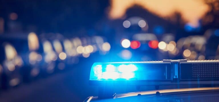 Schwerin: Polizei nimmt Trio unmittelbar nach Einbruch fest