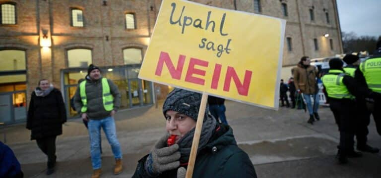 Grevesmühlen: Mann richtete seine Luftdruckfanfare bei Demo gegen Polizisten