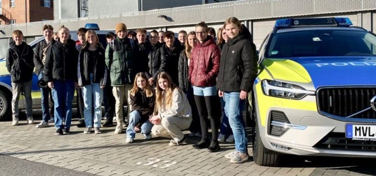 Wismar: Mädchen- und Jungen-Zukunftstag bei Polizei und Feuerwehr