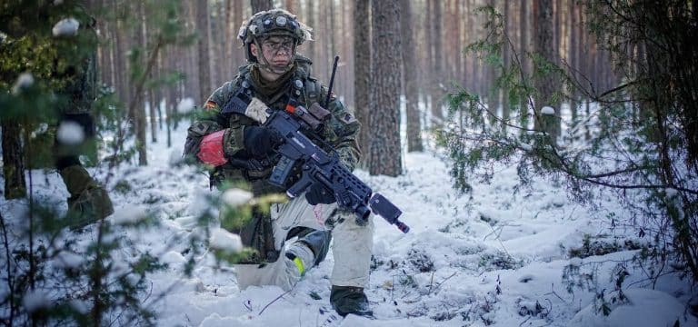 Schwesig zollt Bundeswehr für Einsatz in Litauen Respekt