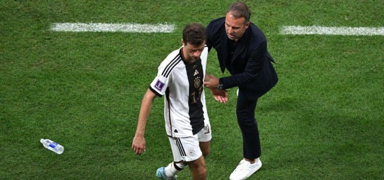 Weltmeister sollen fit werden: Flick gibt Neuer und Müller keine Comeback-Garantie