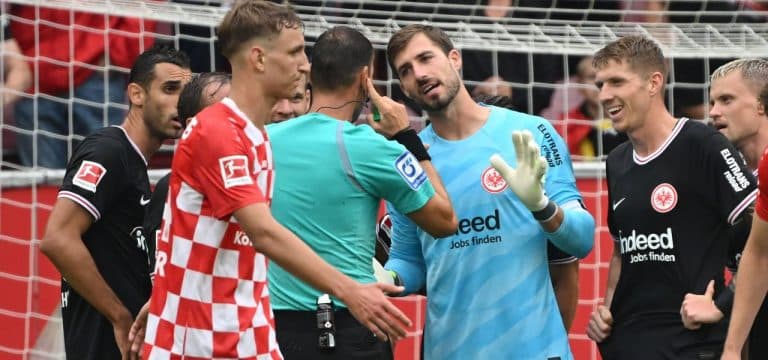 Trapp patzt, Trainer beleidigen sich, Marmoush trifft