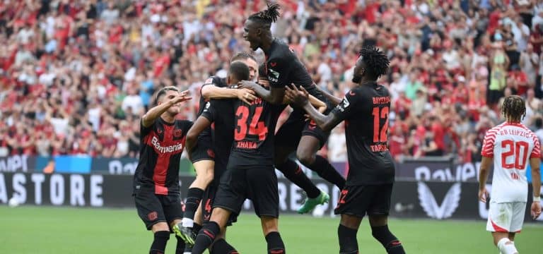 Die Bundesliga: Stuttgart stürmt an die Spitze, Leverkusen düpiert Leipzig