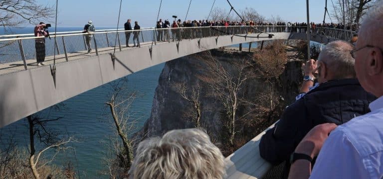 Skywalk in Position geschoben: Ingenieurpreis für Planer