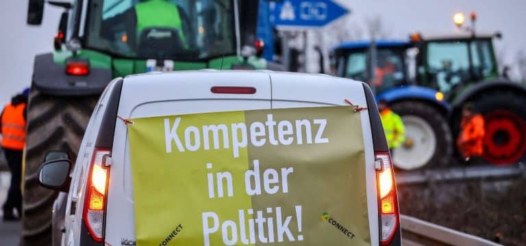 Weitere Bauernproteste: Aktionen auf Autobahnbrücken geplant