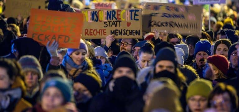 Demonstration gegen Rechtsextremismus in Rostock