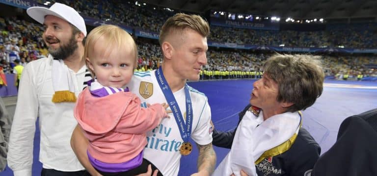 “Muss mich entschuldigen”: Für DFB-Team – Toni Kroos ignorierte seine Mama