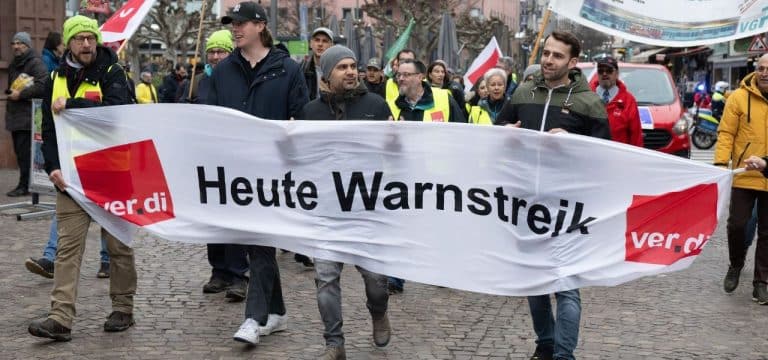 Neue Warnstreiks im öffentlichen Nahverkehr angekündigt