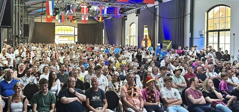 Public Viewing: Zweites Halbfinale heute – Finale am Sonntag in der Markthalle