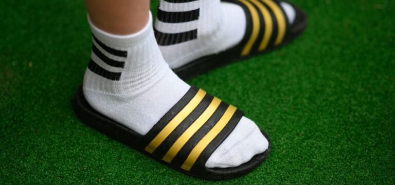 Rentner wussten es schon immer: Weiße Socken sind wieder angesagt