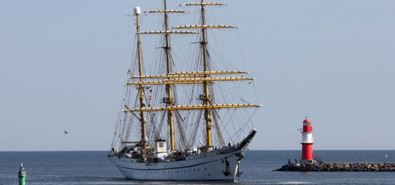 Hanse Sail eröffnet – Hunderttausende Besucher erwartet