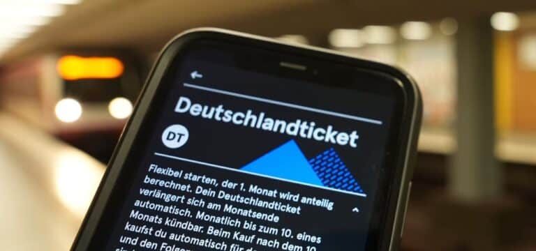 Kostet das Deutschlandticket bald 64 Euro?