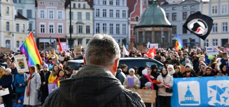 Wismarer Bündnis ruft zu Demo auf: „Für ein AfD-Verbotsverfahren jetzt!“