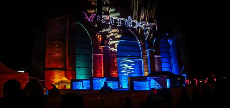 „18. Novemberlichter“ mit Laternenumzug, Multimedia-Shows und Lichterstadtführungen