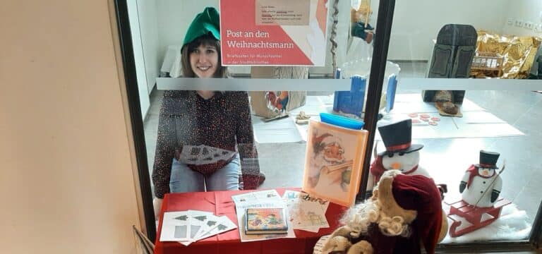 Wismar: Weihnachtsbriefkasten in der Kinderbibliothek