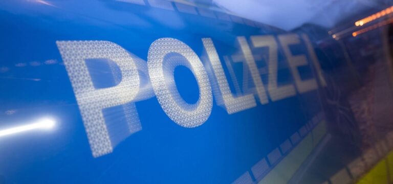 Unfall mit Luxusauto: Schaden im sechsstelligen Bereich