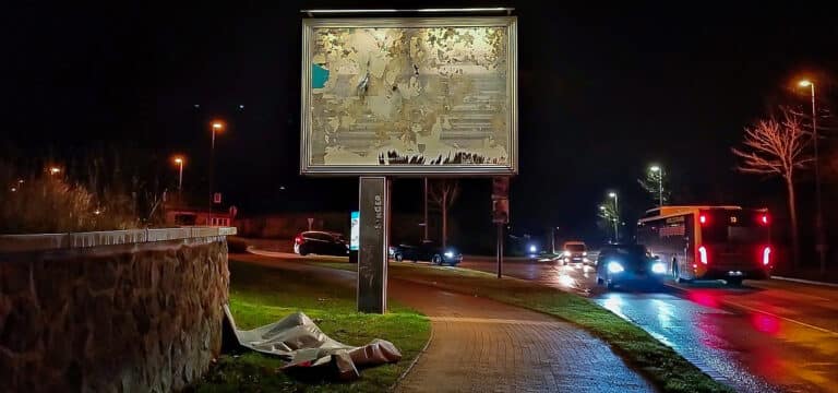 Wismar: Großflächiges Wahlplakat der AfD in der Lübschen Straße abgerissen