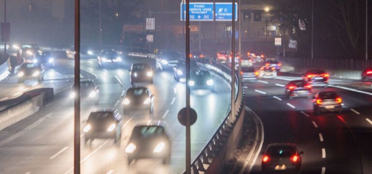 Studie: Deutsche fahren auf der Autobahn langsamer