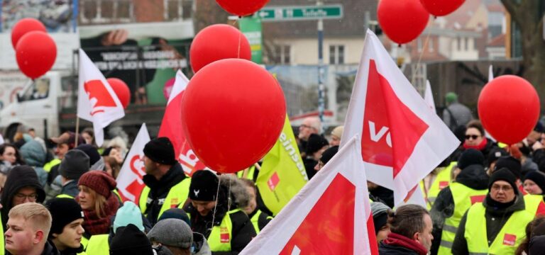 Weiter harte Fronten im ÖPNV-Tarifstreit in MV